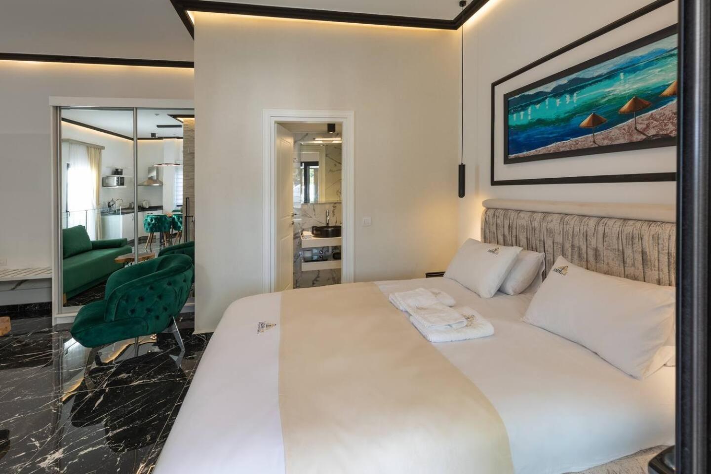 Lazar Lux Suites - Ammoudara Amoudara  Bilik gambar